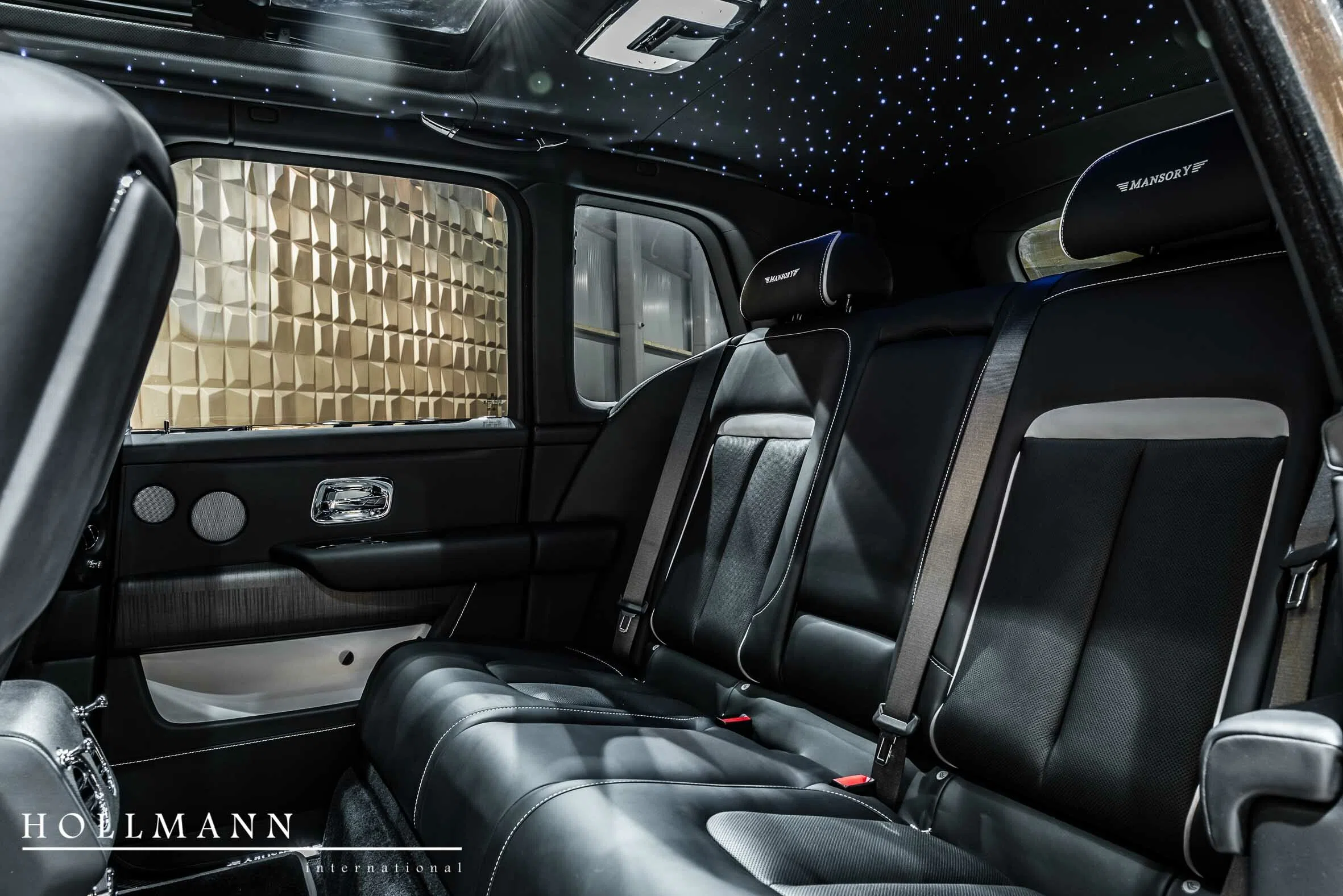 2020 Mansory Cullinan interior, seats, Black / Grace White