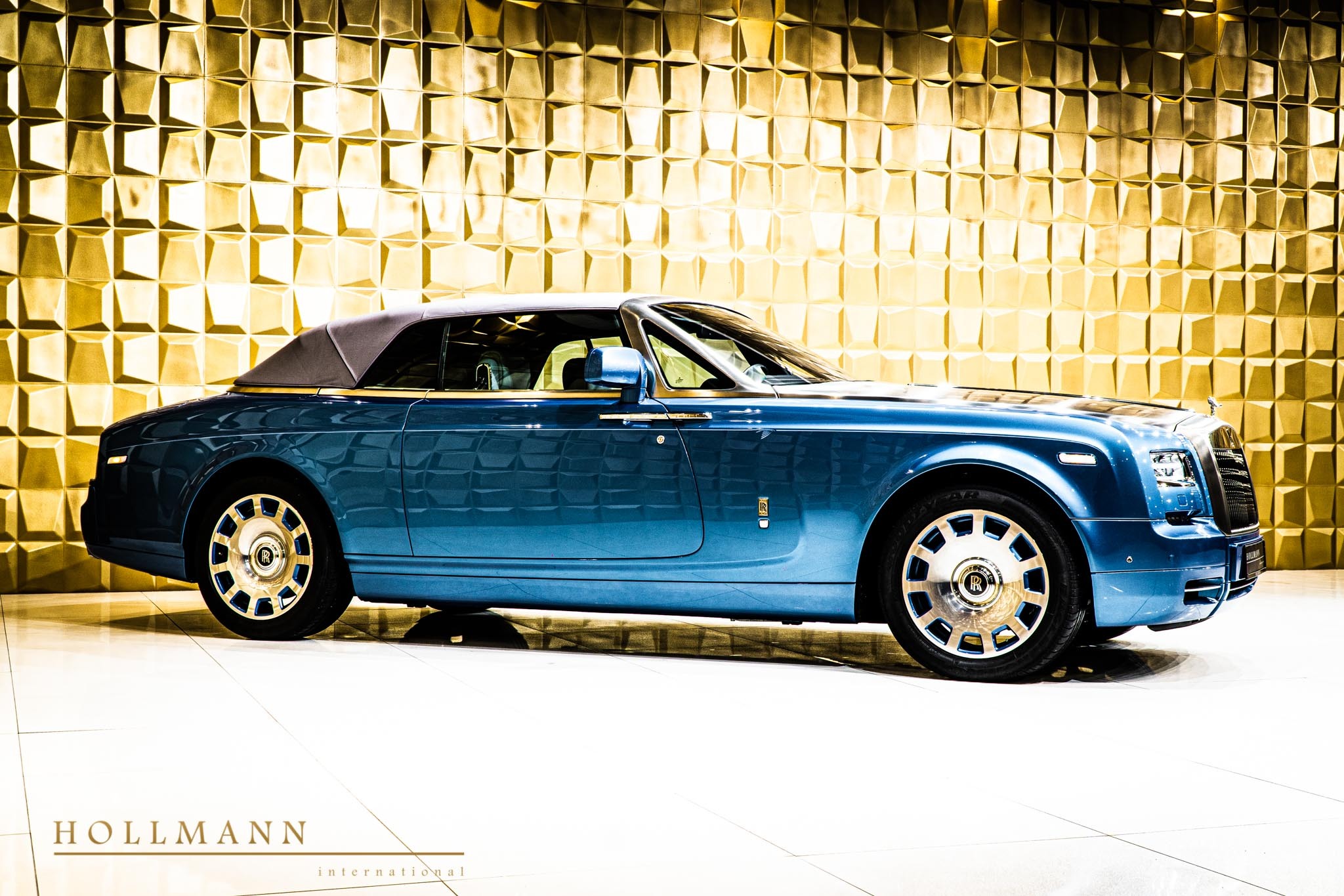 2016 Rolls-Royce Phantom Drophead Coupe Waterspeed Collection, 2/20