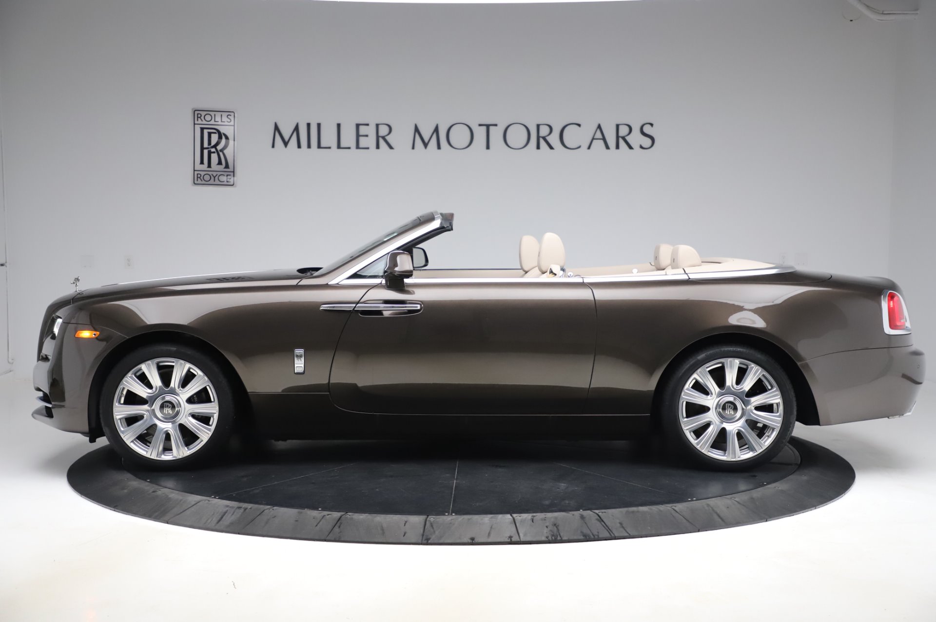 2017 Rolls-Royce Dawn, 3/20