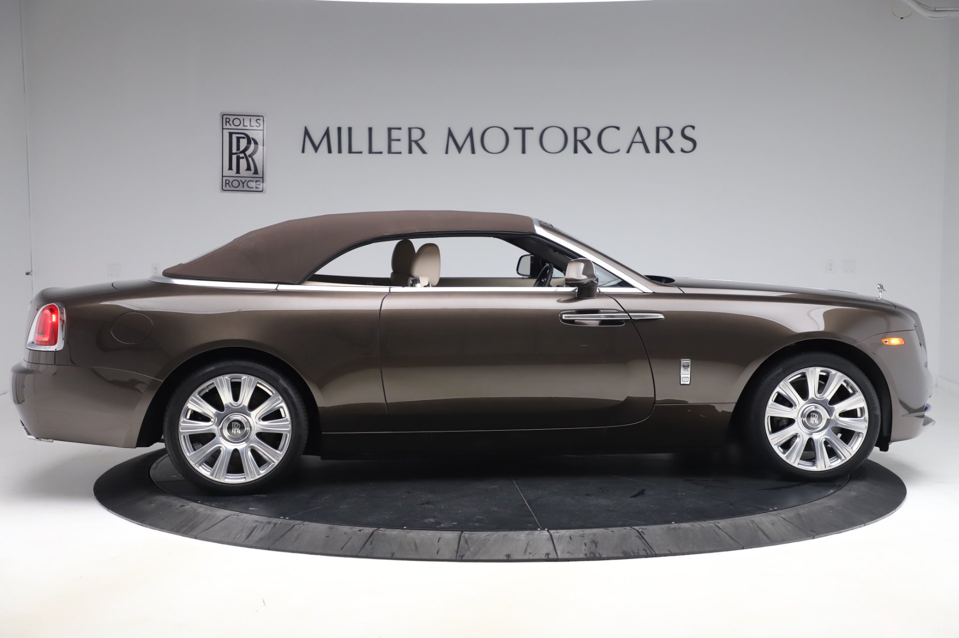 2017 Rolls-Royce Dawn, 18/20