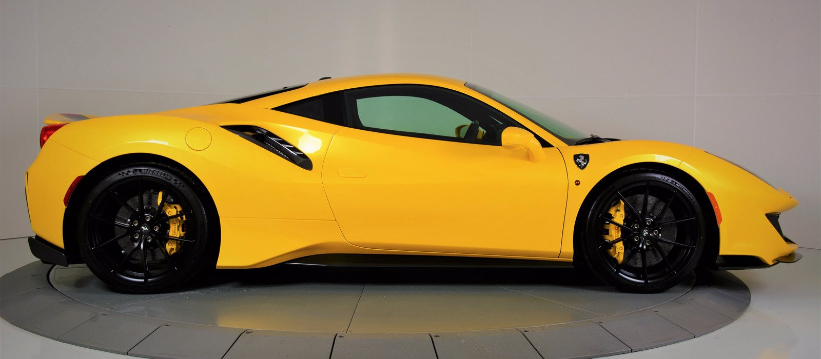 2020 Ferrari 488 Pista, 15/18