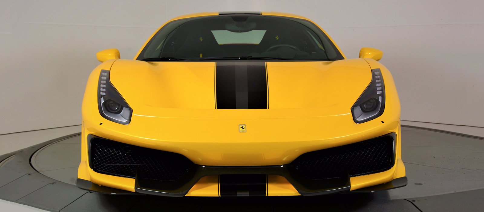 2020 Ferrari 488 Pista, 16/18
