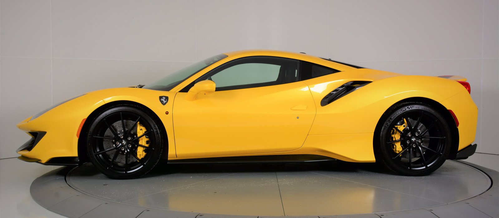 2020 Ferrari 488 Pista, 17/18