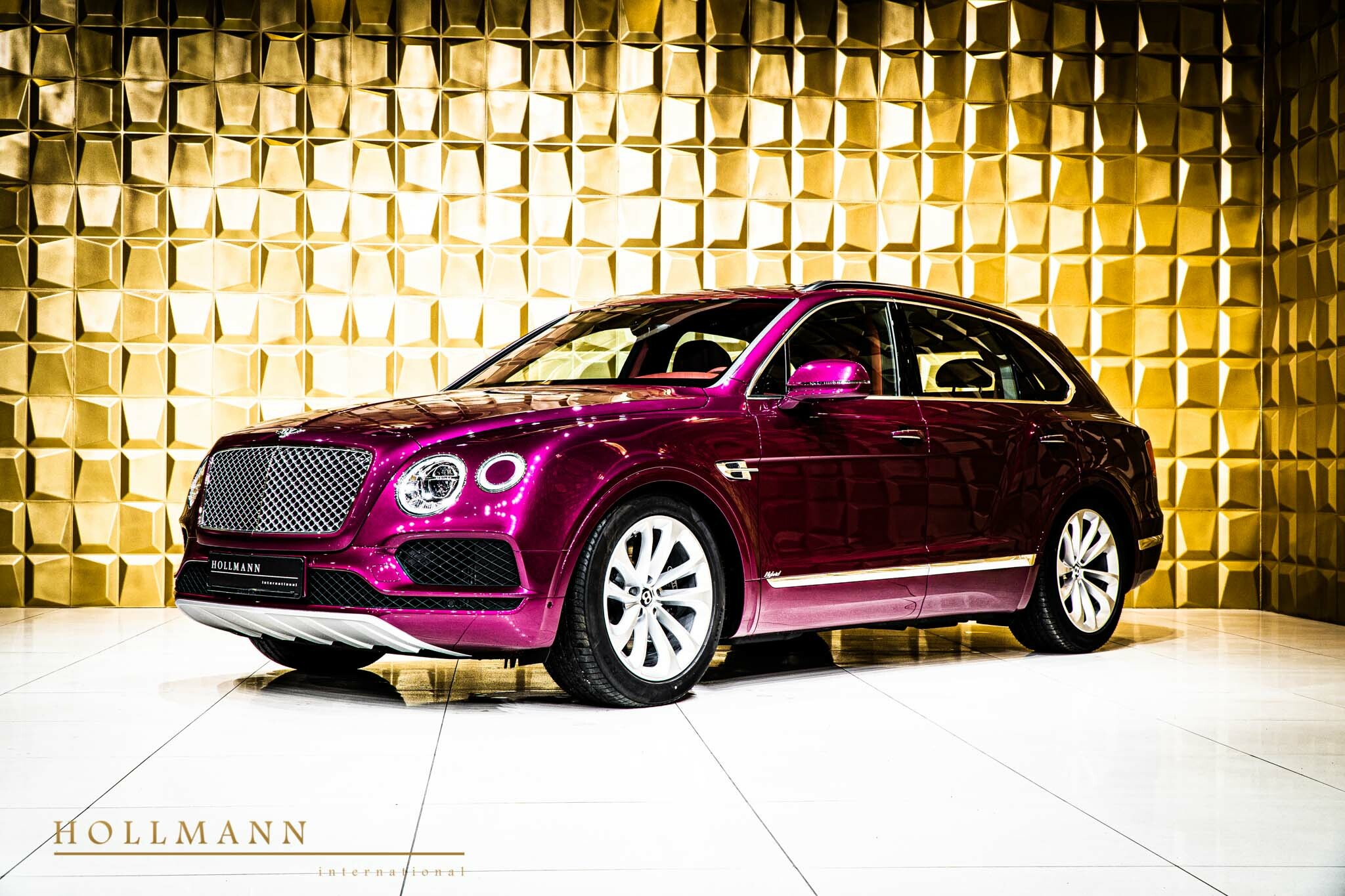 2020 Bentley Bentayga Hybrid, 2/20
