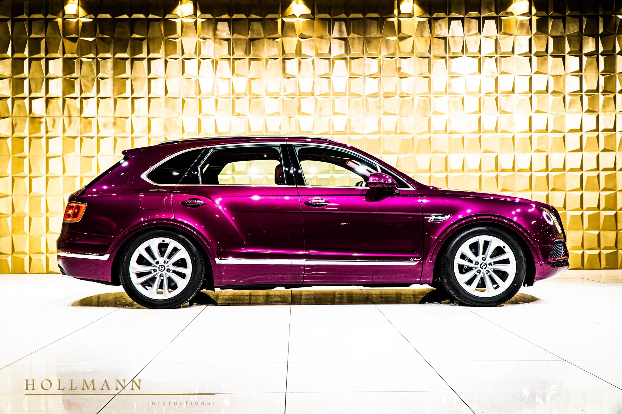2020 Bentley Bentayga Hybrid, 6/20