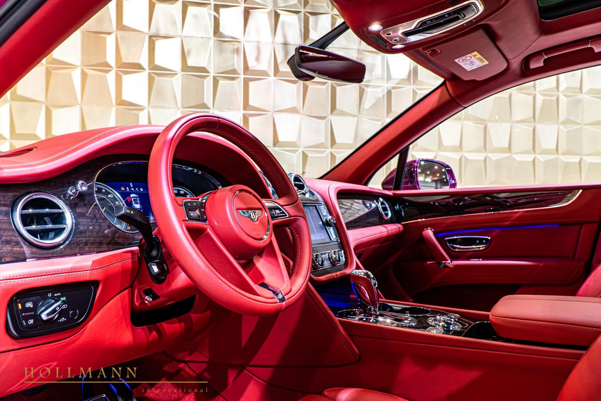 2020 Bentley Bentayga Hybrid interior, dashboard, Hotspur