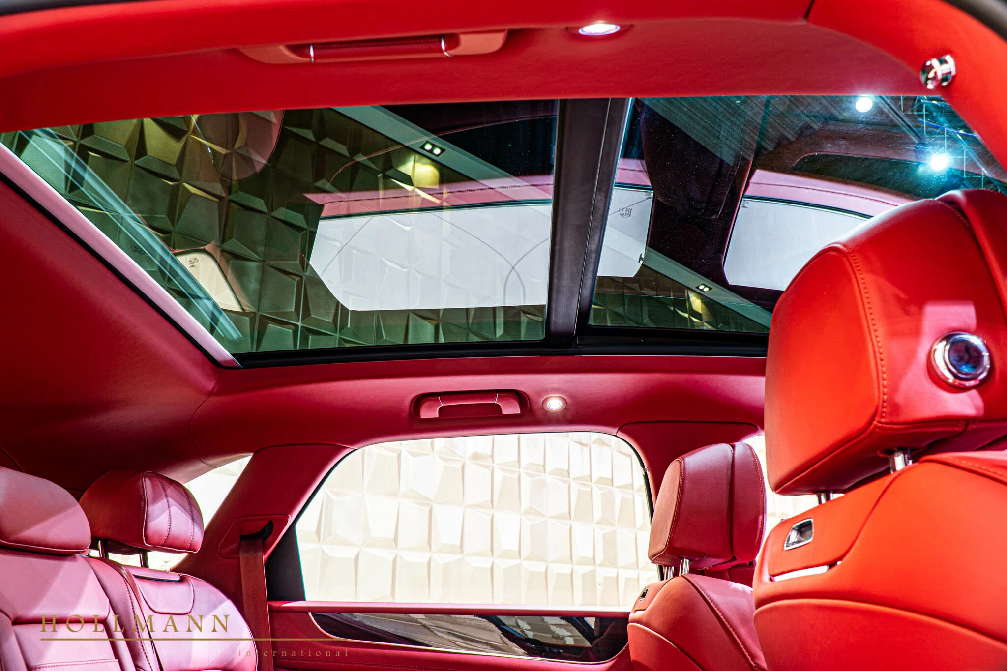 2020 Bentley Bentayga Hybrid interior, Hotspur