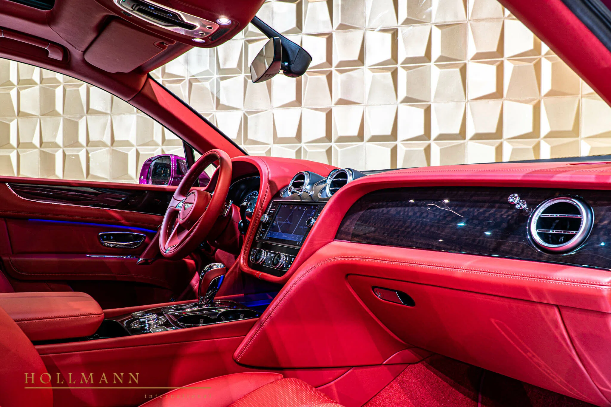 2020 Bentley Bentayga Hybrid interior, Hotspur
