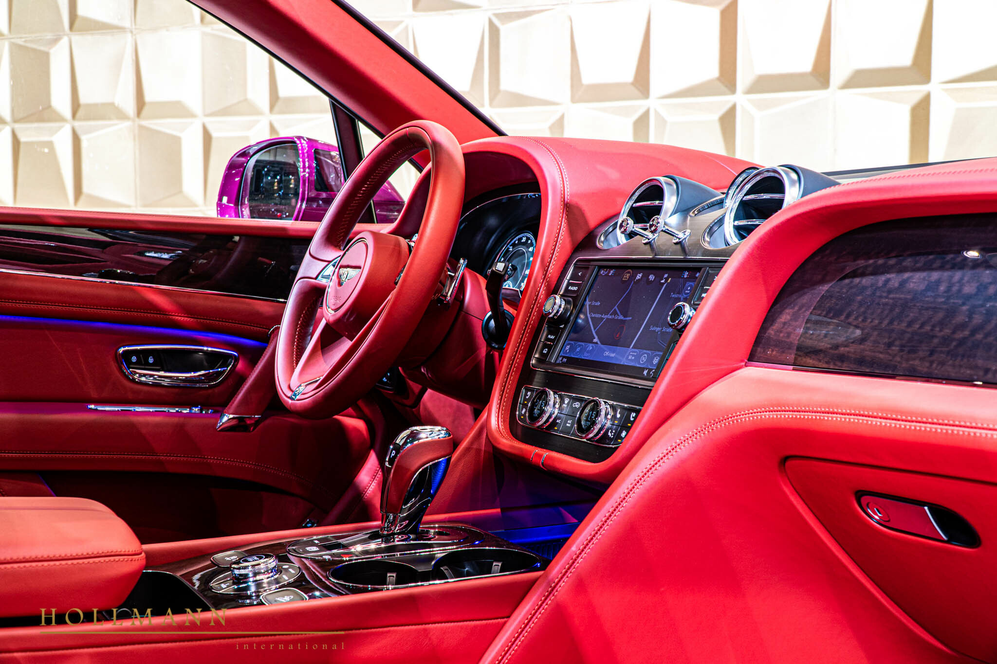 2020 Bentley Bentayga Hybrid, 17/20