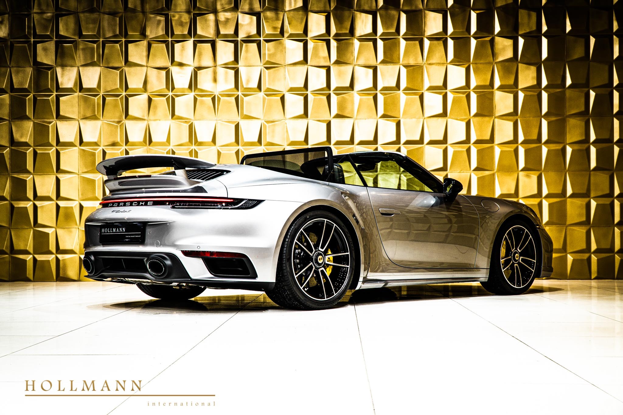 2020 Porsche 911 Turbo S Cabriolet, 5/18