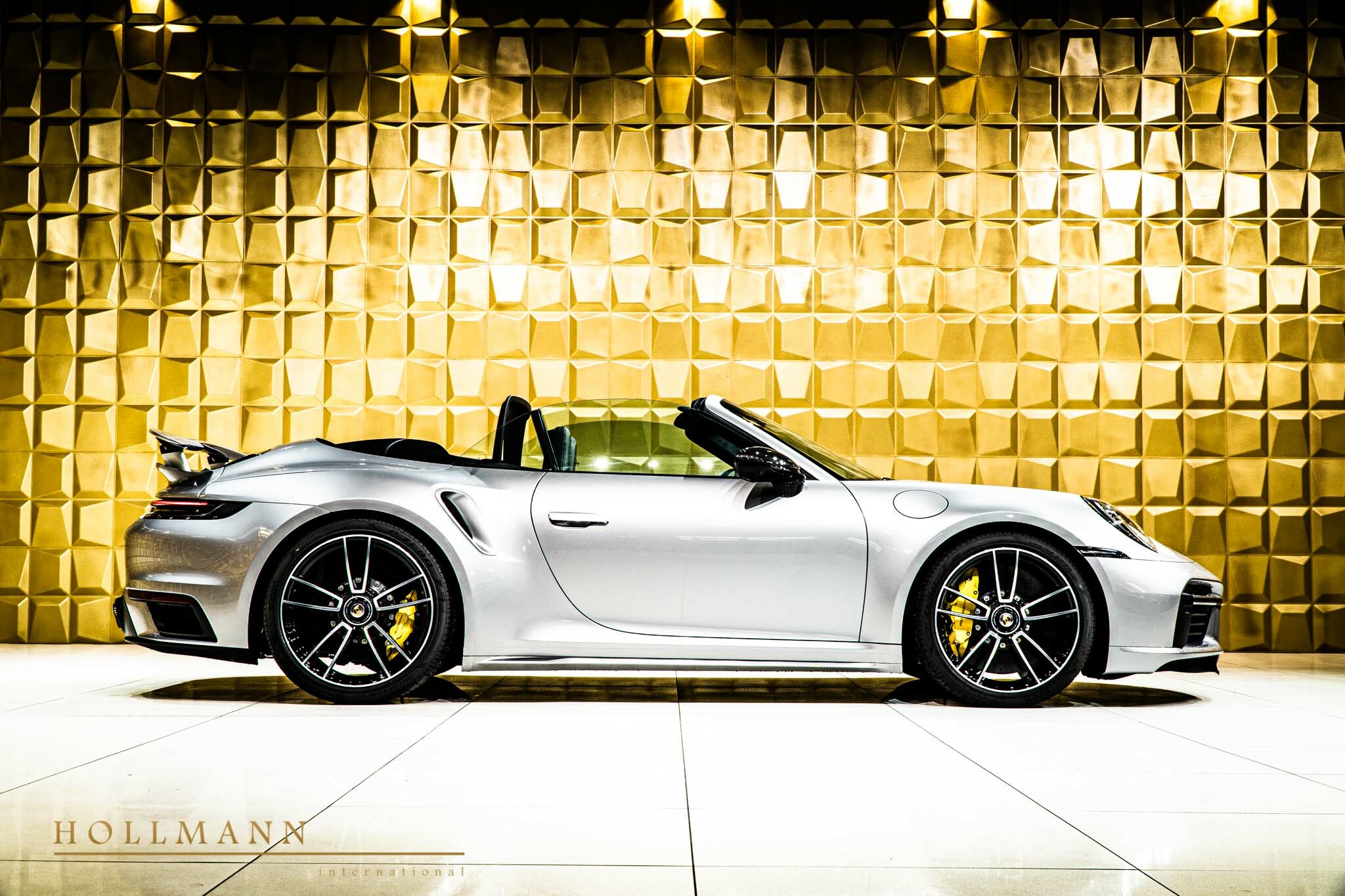 2020 Porsche 911 Turbo S Cabriolet, 6/18