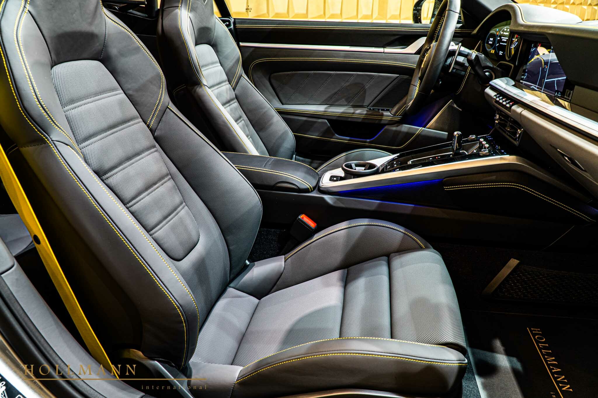 2020 Porsche 911 Turbo S Cabriolet, 12/18