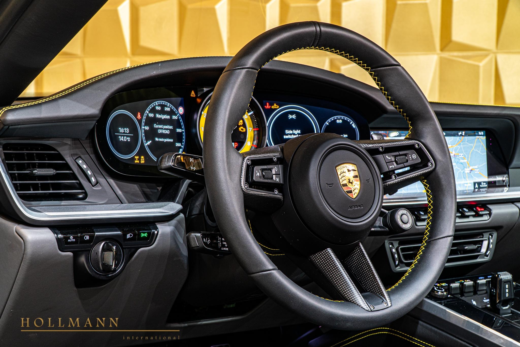 2020 Porsche 911 Turbo S Cabriolet, 15/18
