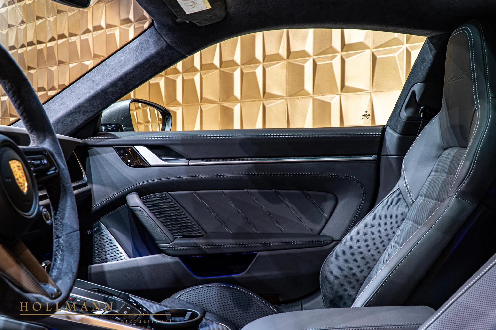 2020 Porsche 911 Turbo S Coupe interior, door panel, Black Leather