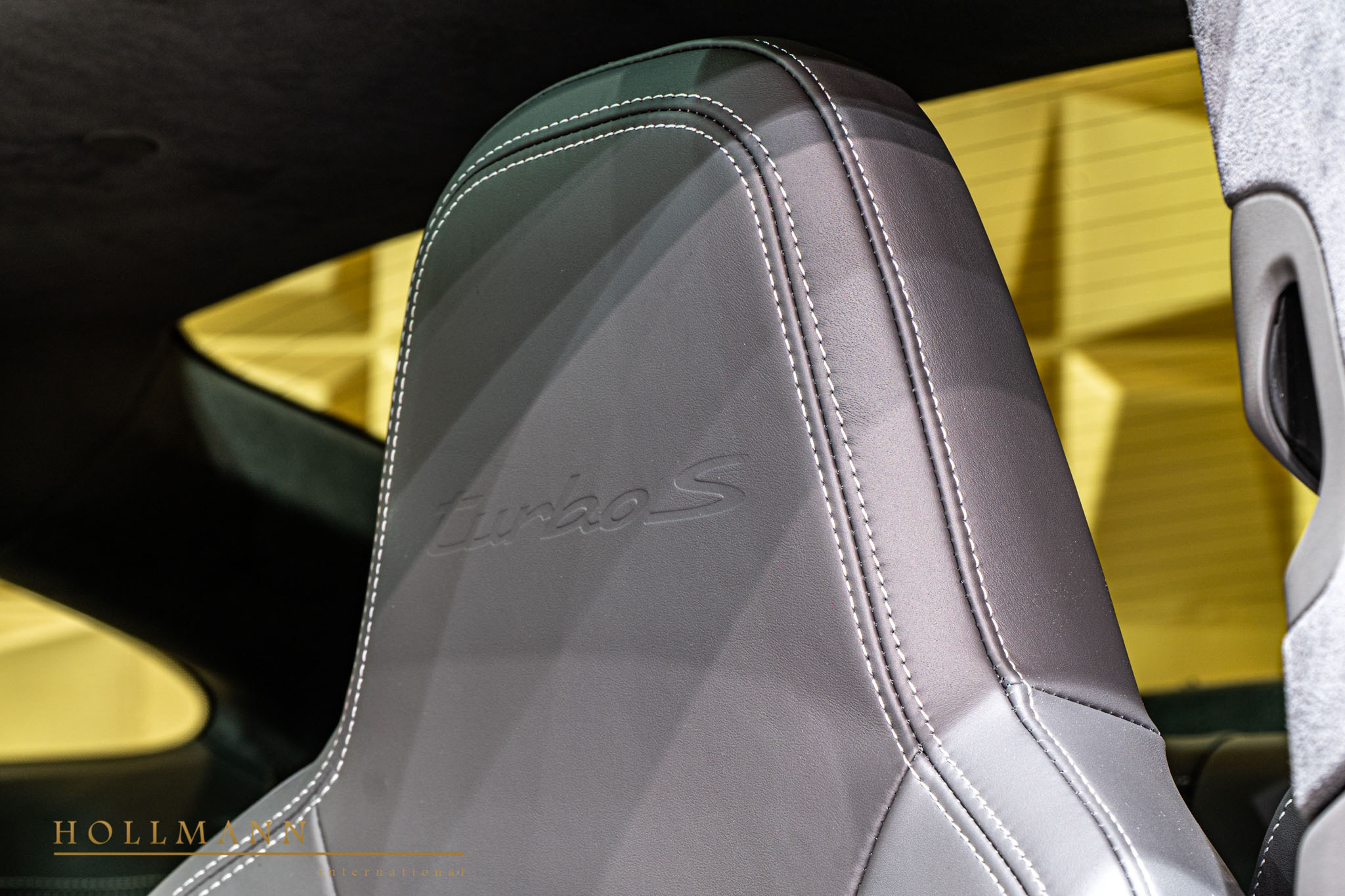 2020 Porsche 911 Turbo S Coupe, 14/20