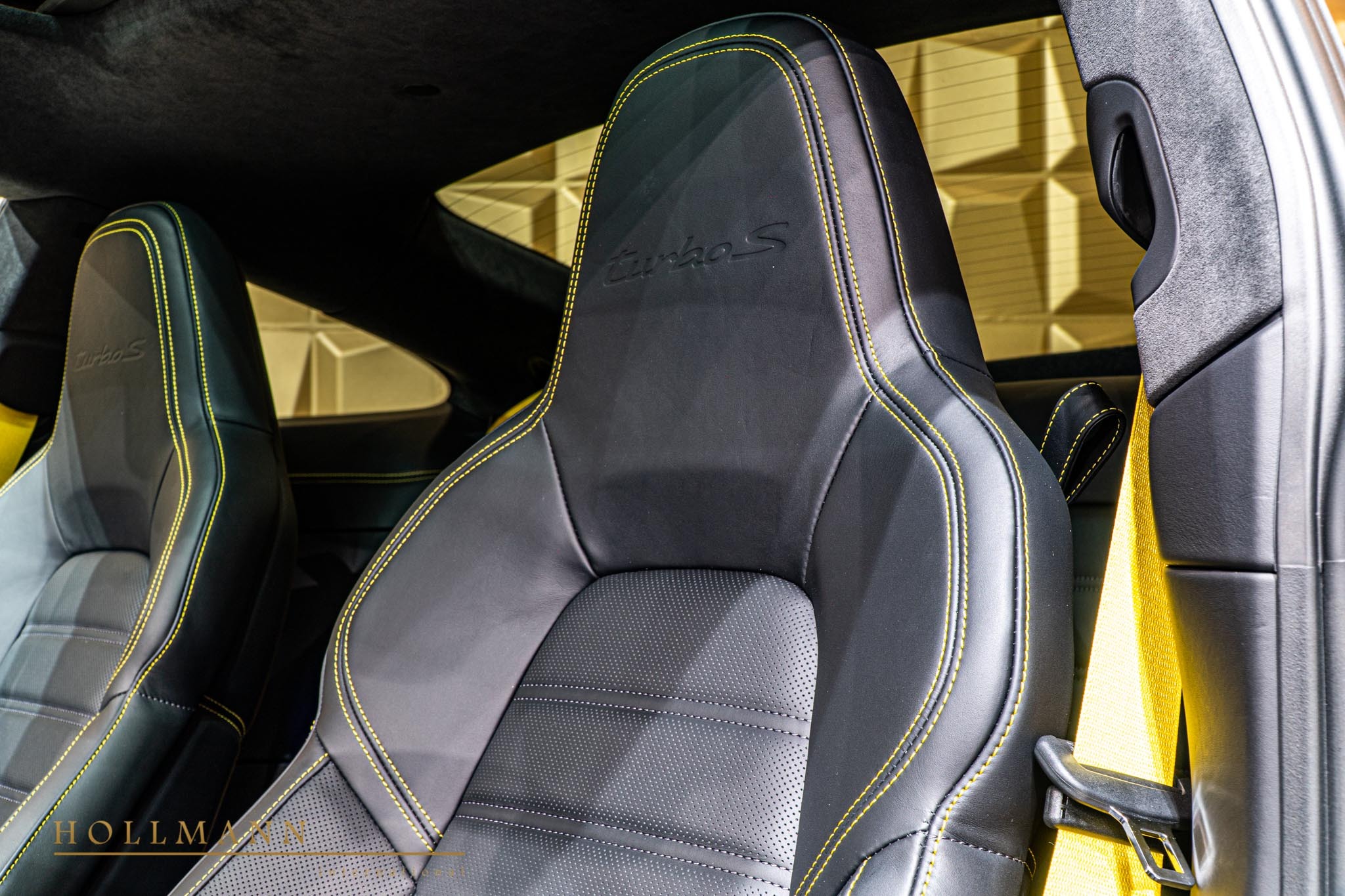 2020 Porsche 911 Turbo S Coupe, 14/20