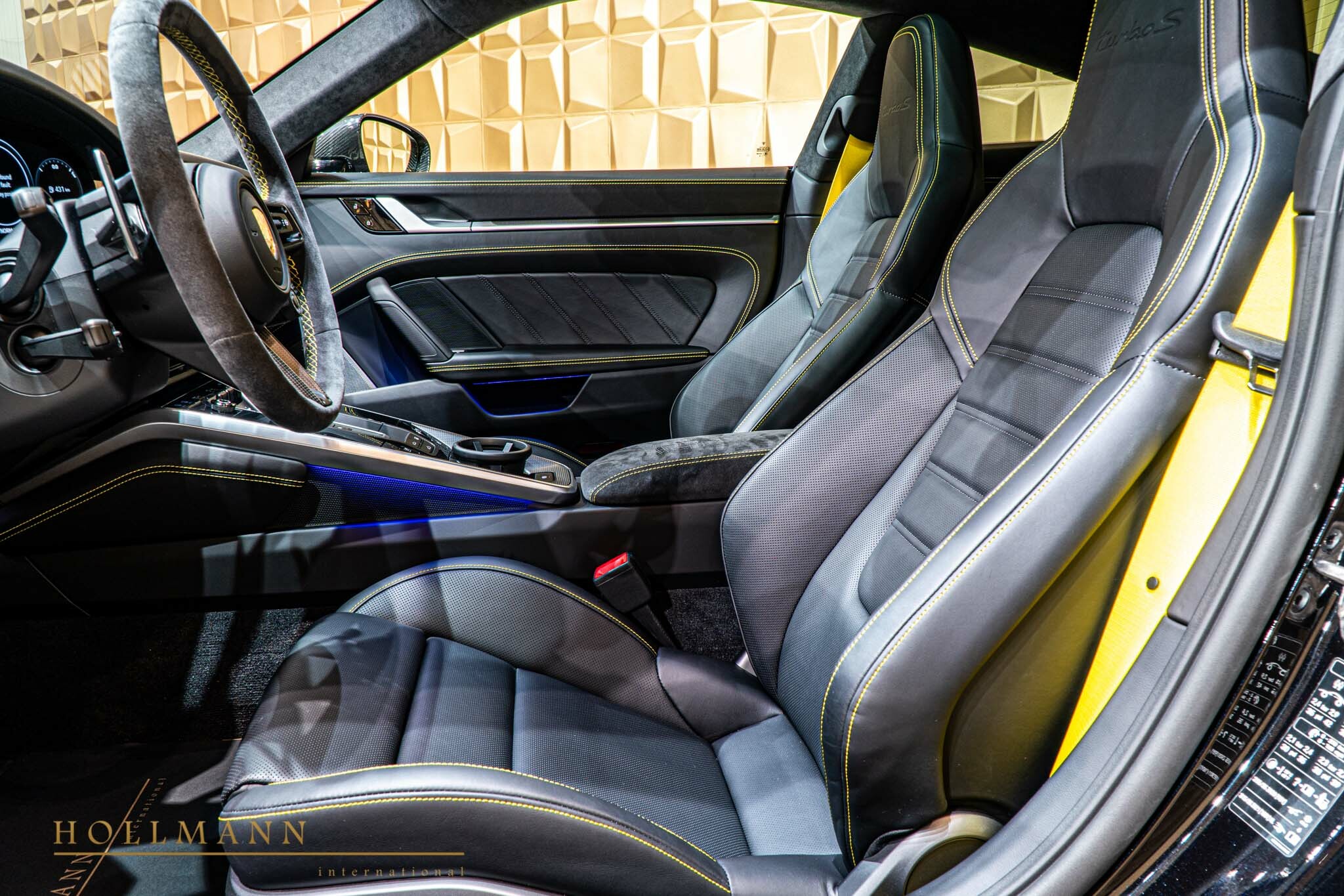 2020 Porsche 911 Turbo S Coupe, 15/20