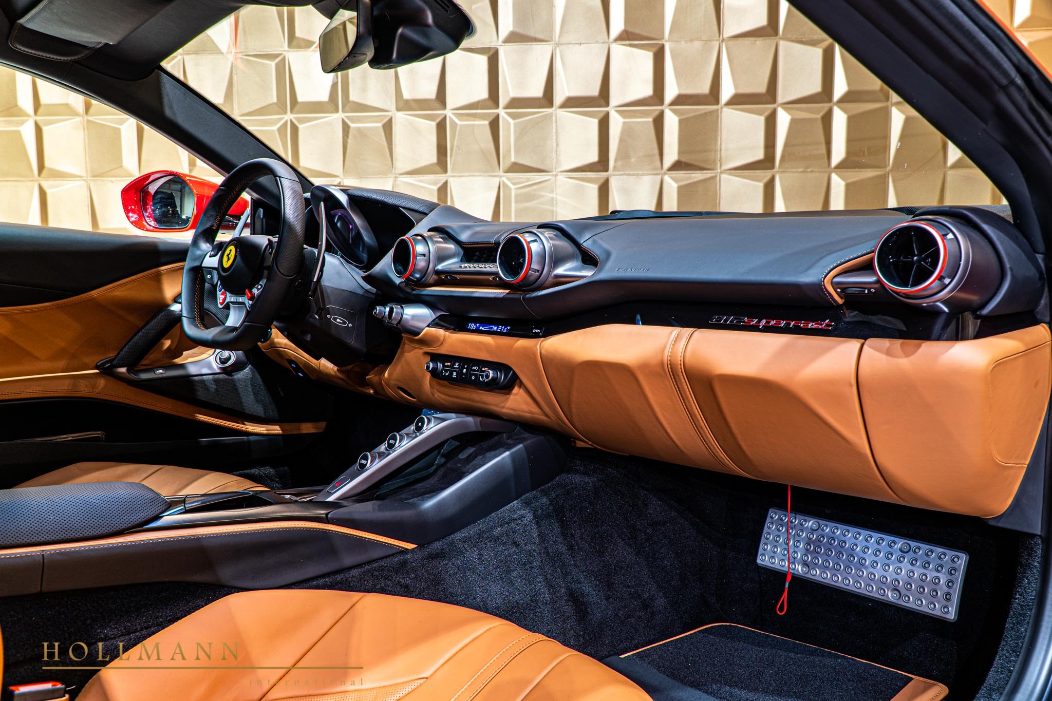 2020 Ferrari 812 Superfast, 17/18