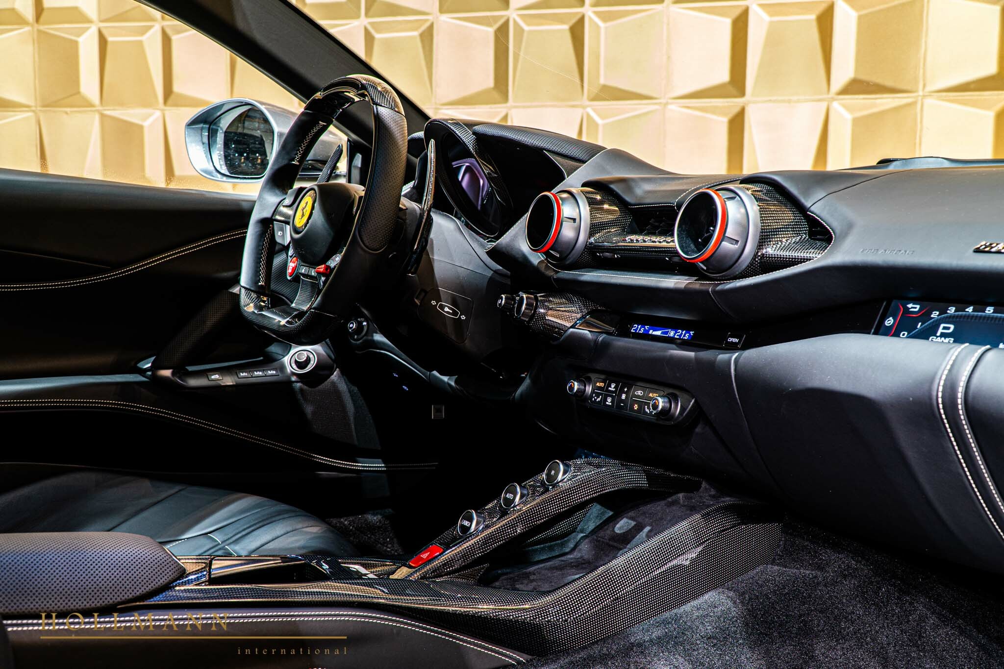 2020 Ferrari 812 Superfast, 18/20