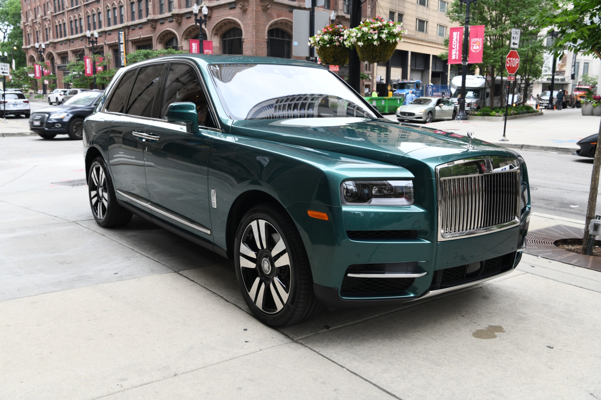 2020 Rolls-Royce Cullinan, 2/20