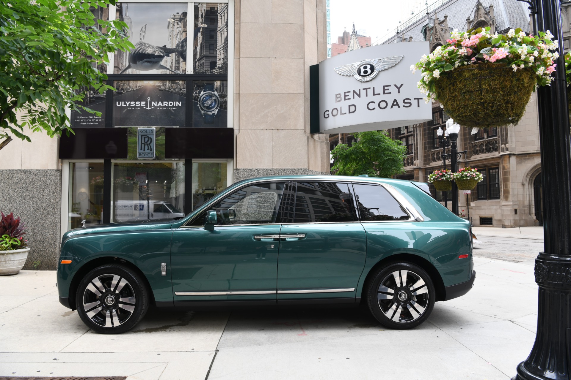 2020 Rolls-Royce Cullinan, 6/20