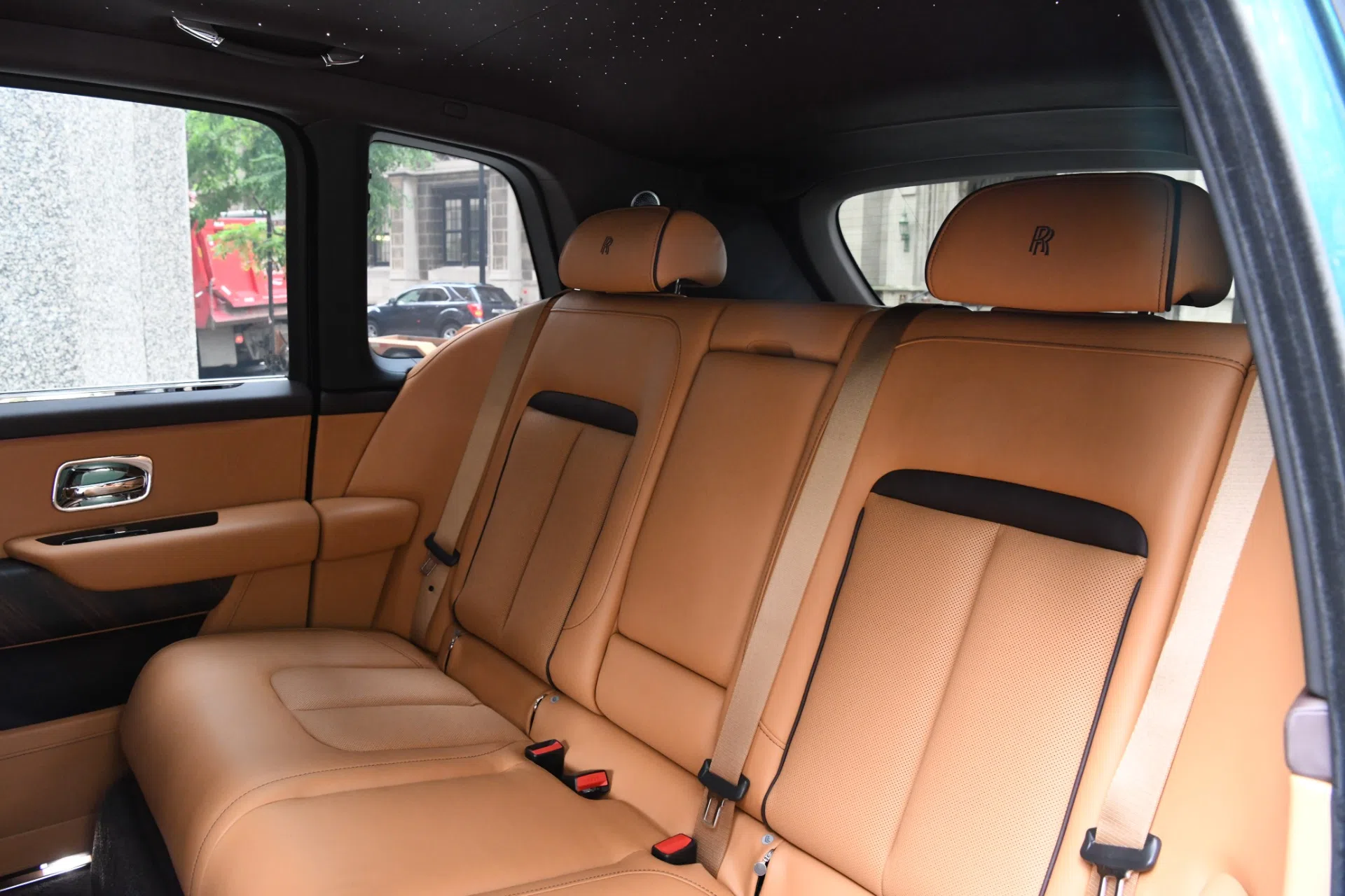2020 Rolls-Royce Cullinan interior, seats, TAN