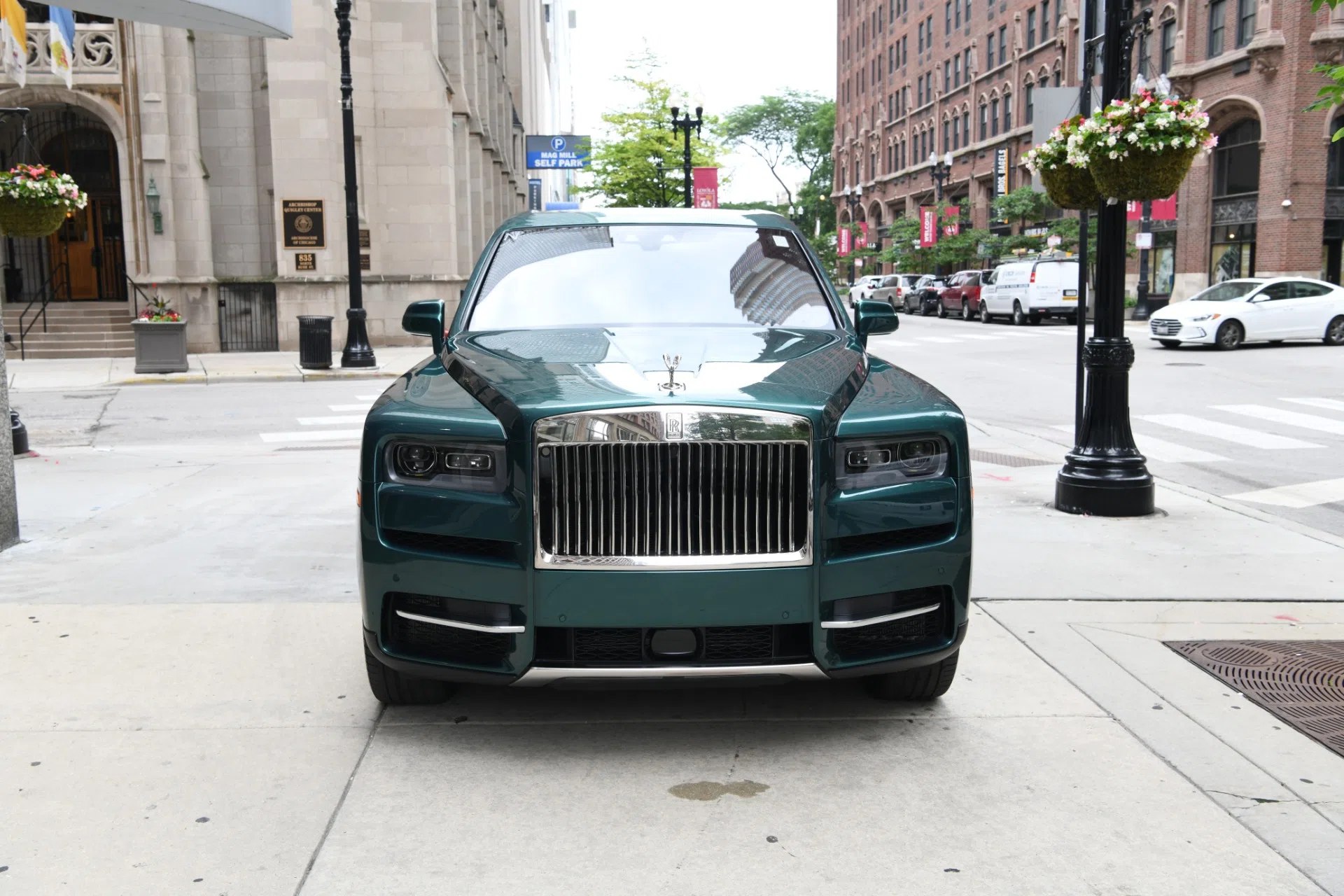 2020 Rolls-Royce Cullinan for sale, exterior, Imperial Jade