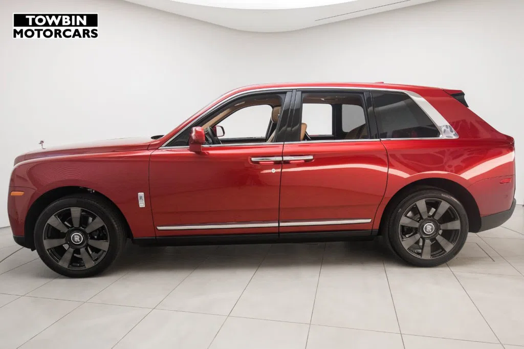 2019 Rolls-Royce Cullinan for sale, exterior, Red