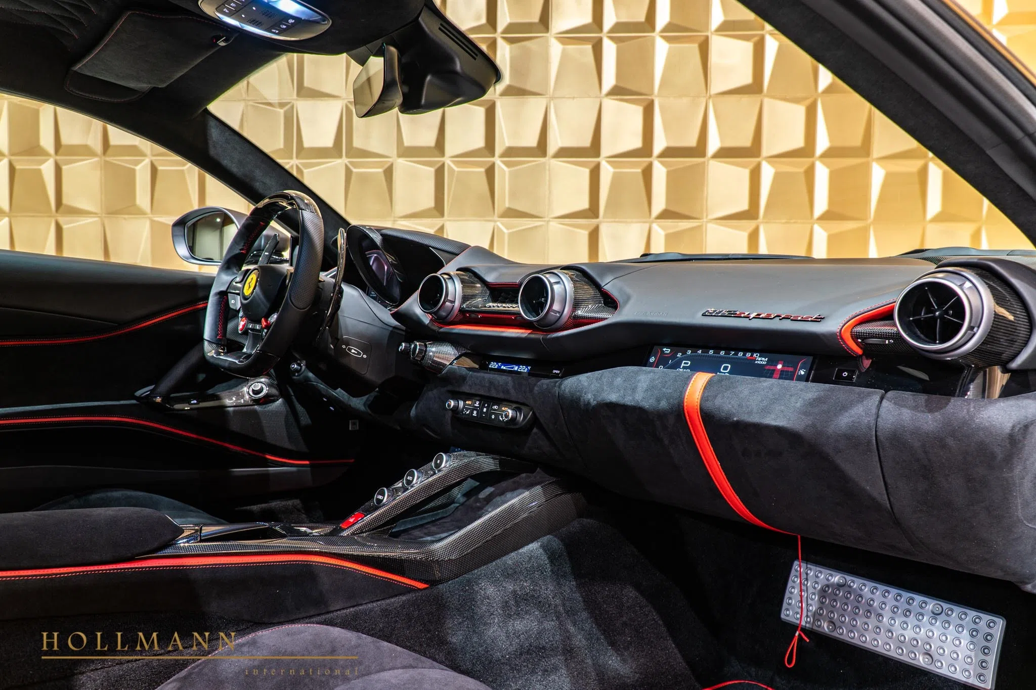 2020 Ferrari 812 Superfast interior, Pelle Nera