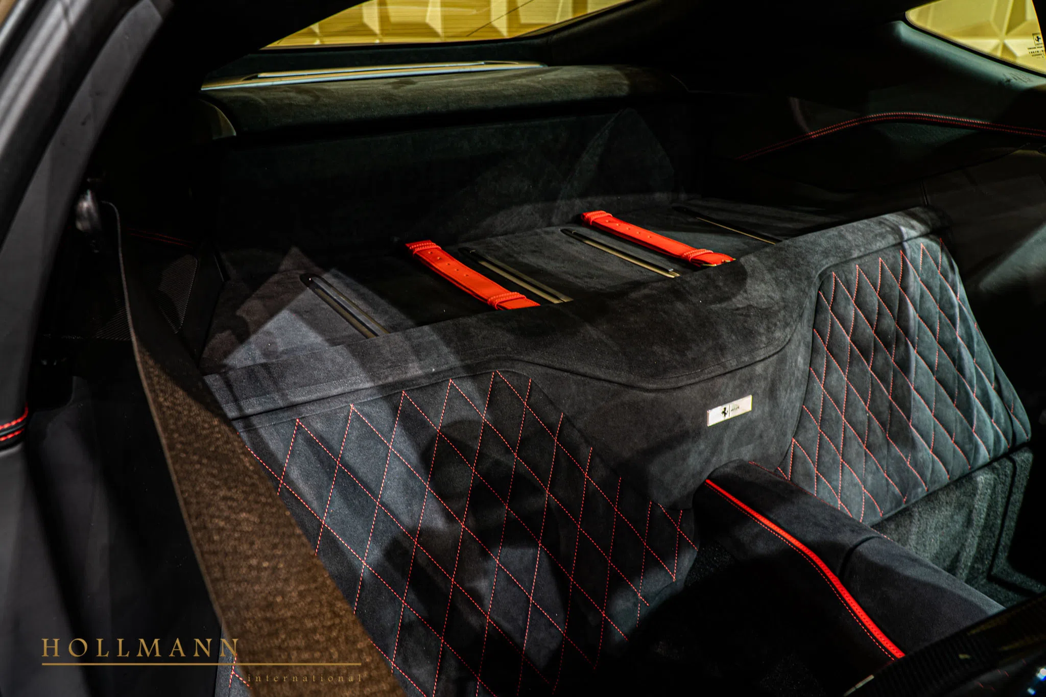 2020 Ferrari 812 Superfast interior, Pelle Nera
