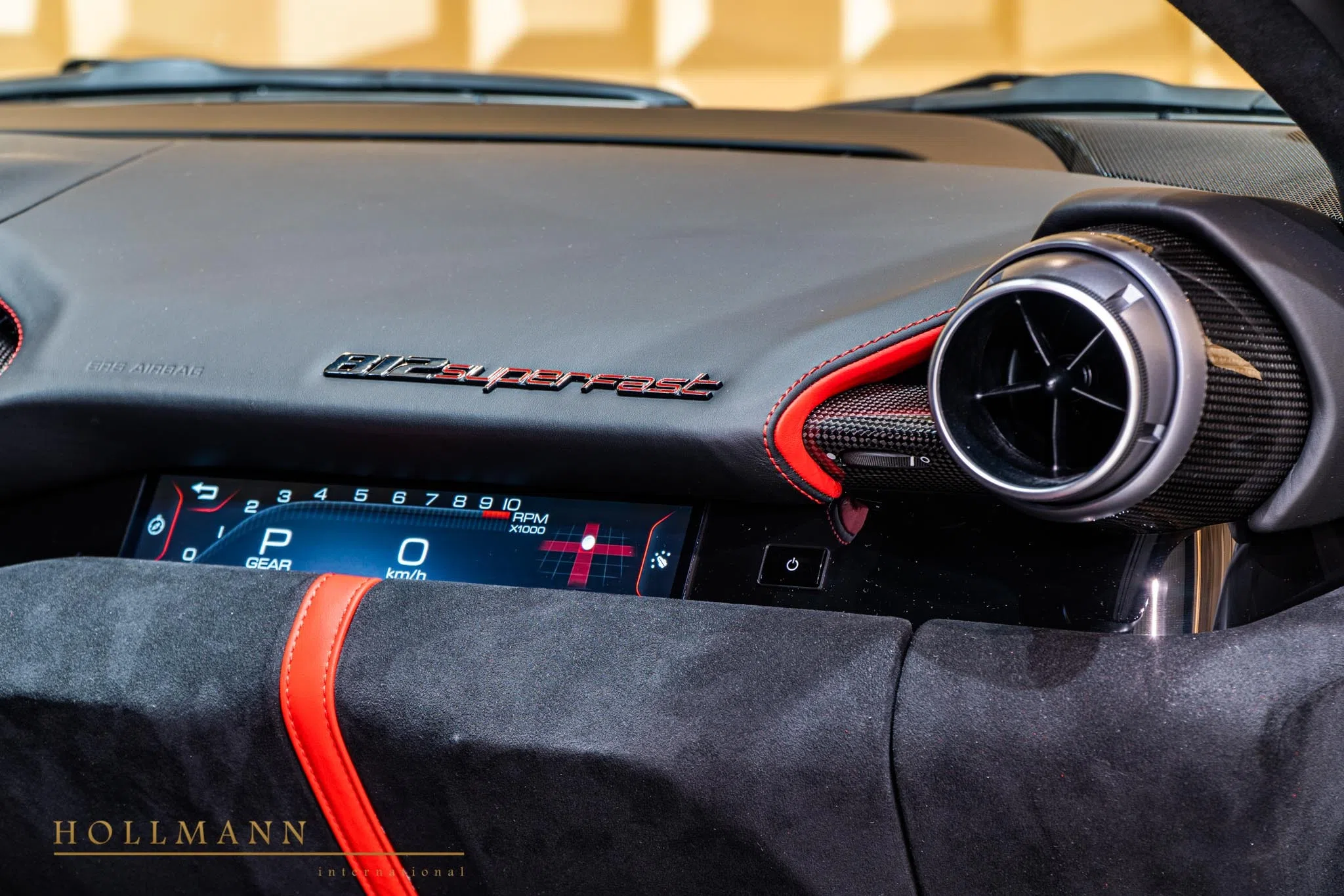 2020 Ferrari 812 Superfast interior, Pelle Nera