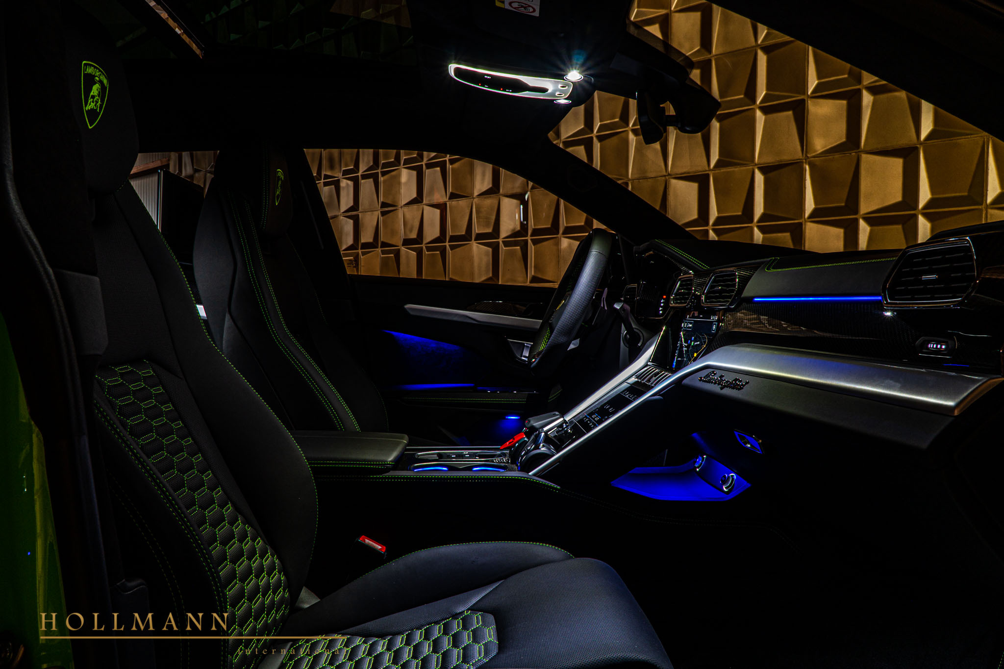 2020 Lamborghini Urus, 12/20