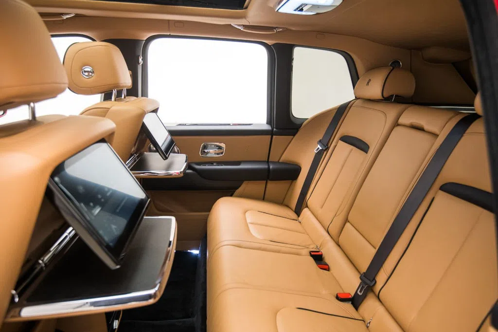 2019 Rolls-Royce Cullinan interior, seats, Brown