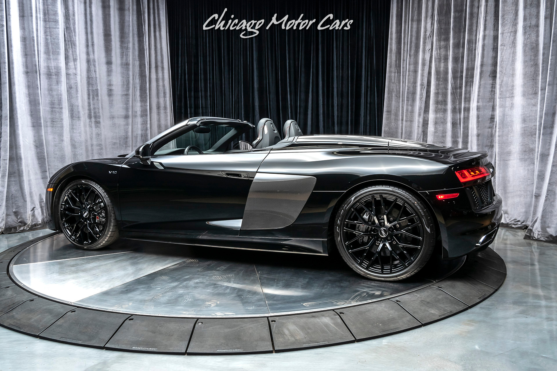 2018 Audi R8 5.2 V10 Quattro Spyder Convertible, 2/18