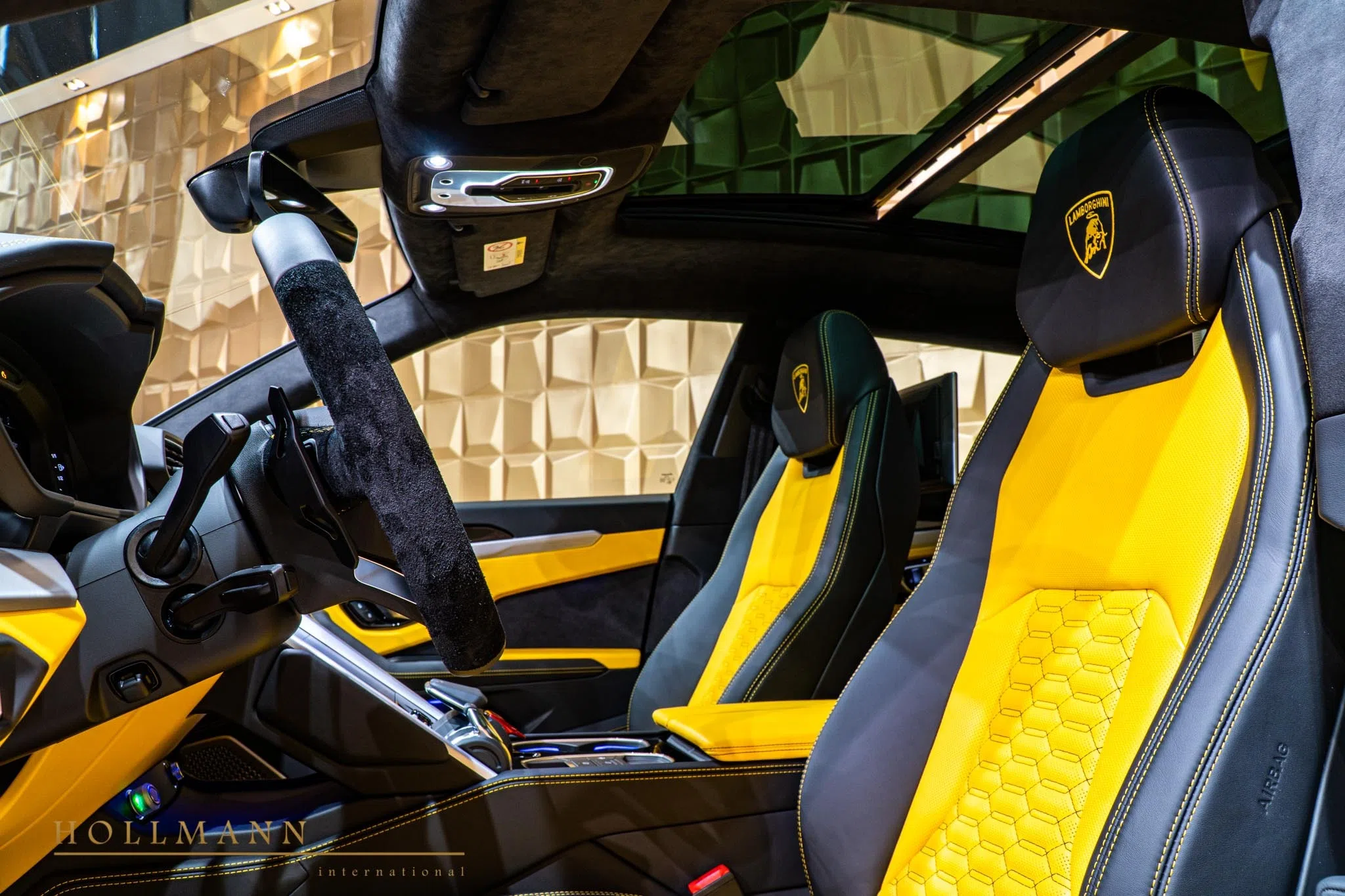2020 Lamborghini Urus by NOVITEC interior, seats, Bicolor Nero + Giallo