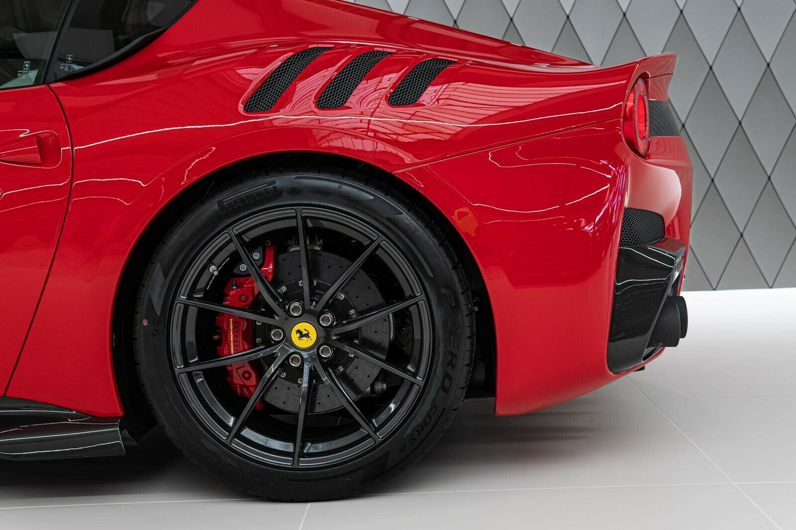 2017 Ferrari F12 TDF, 7/24
