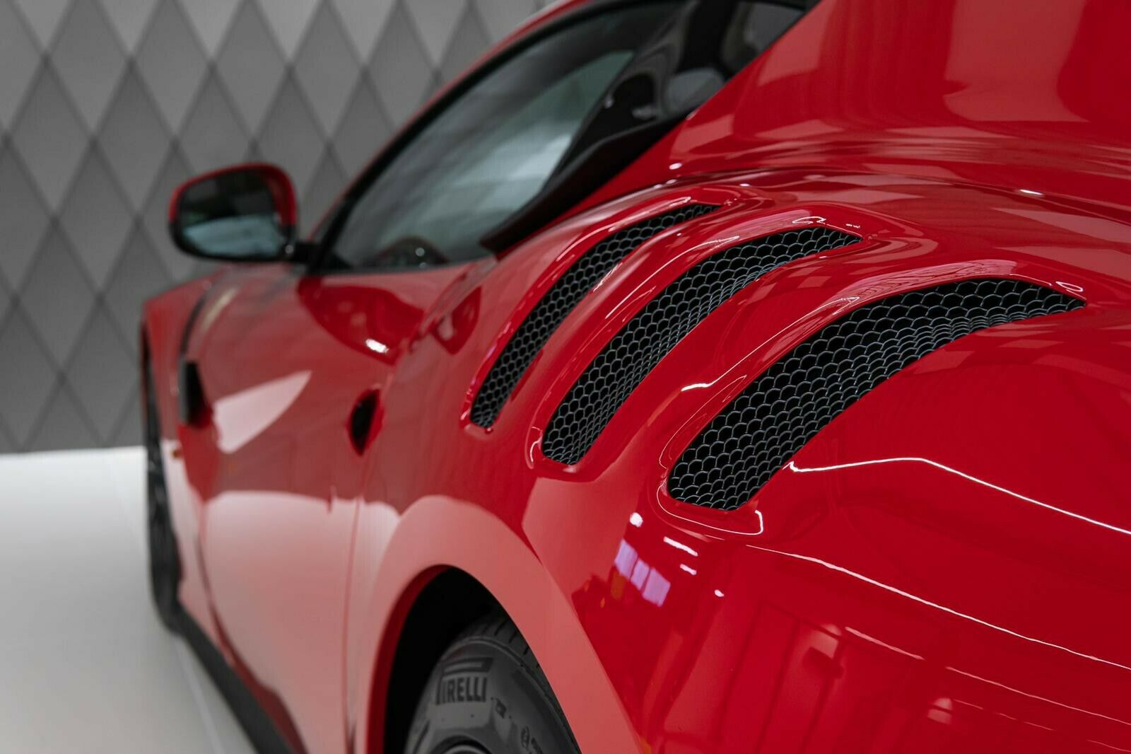 2017 Ferrari F12 TDF, 9/24