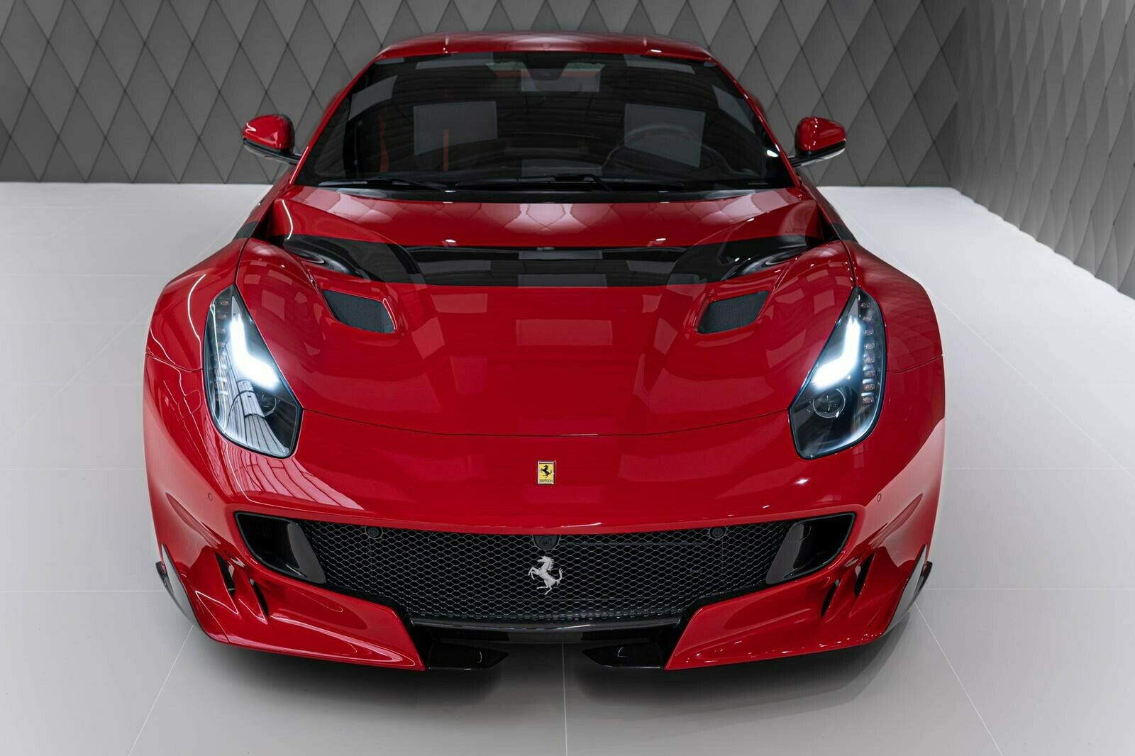 2017 Ferrari F12 TDF, 20/24