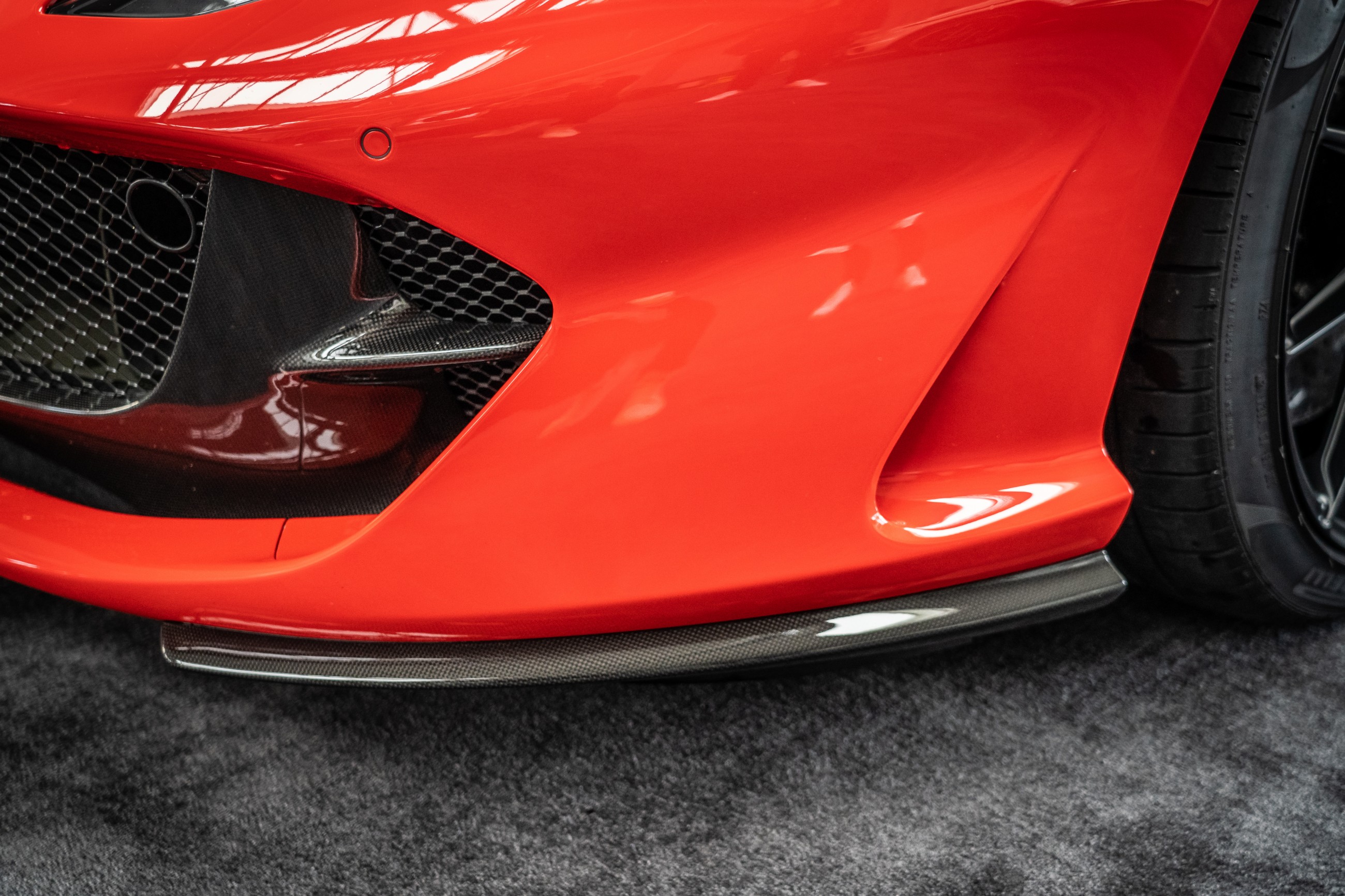 2018 Ferrari 812 Superfast, 2/6