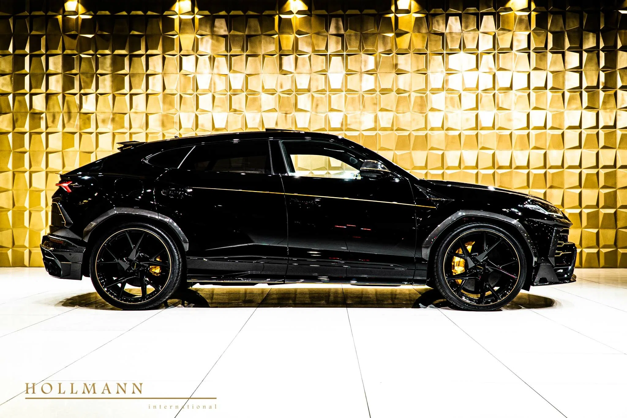2020 Mansory Urus Venatus for sale, exterior, Nero Noctis (Black)