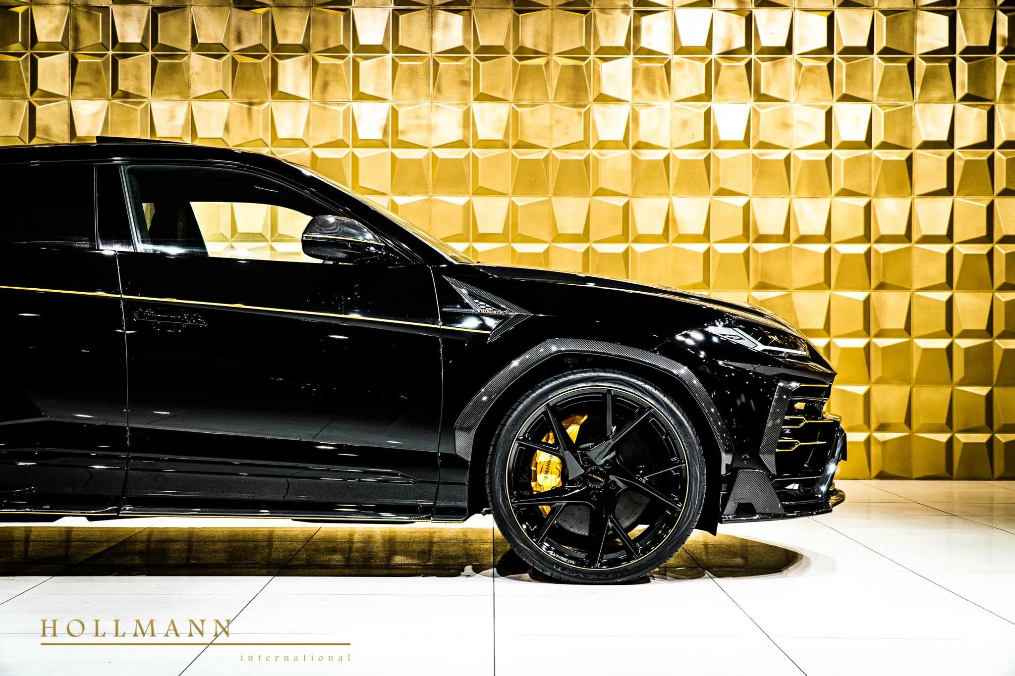 2020 Mansory Urus Venatus for sale, exterior, Nero Noctis (Black)