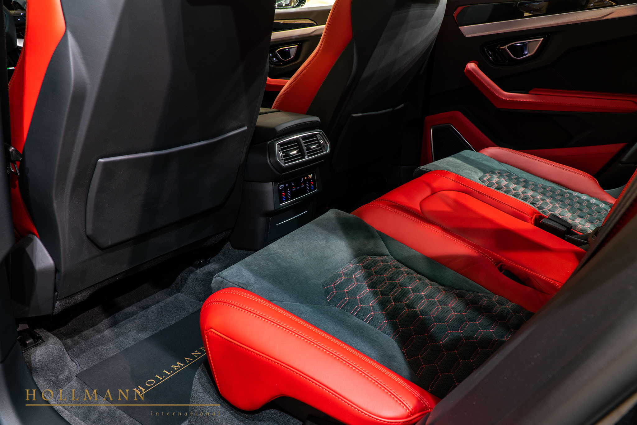 2020 Lamborghini Urus by NOVITEC, 15/20