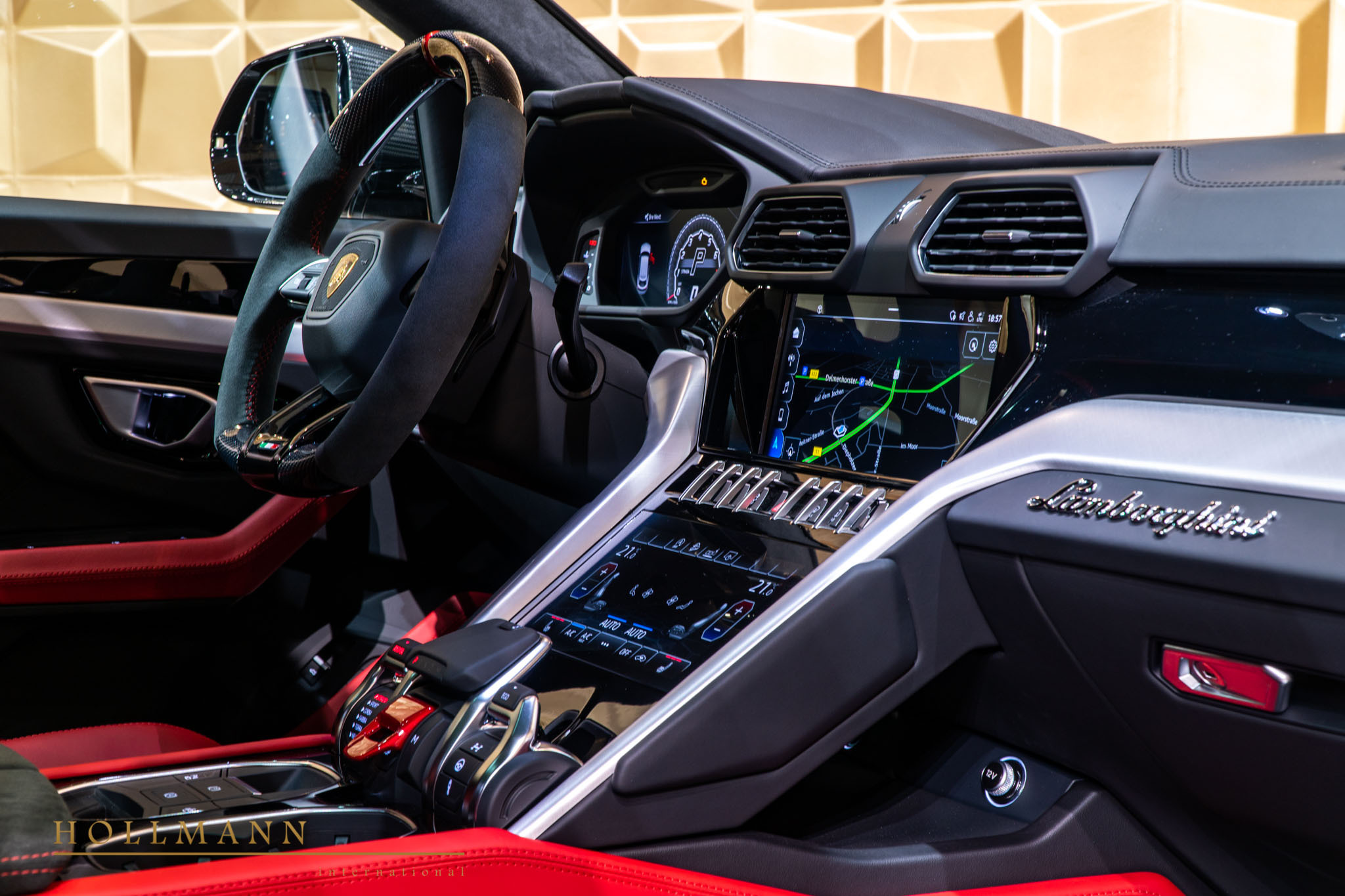 2020 Lamborghini Urus by NOVITEC, 17/20