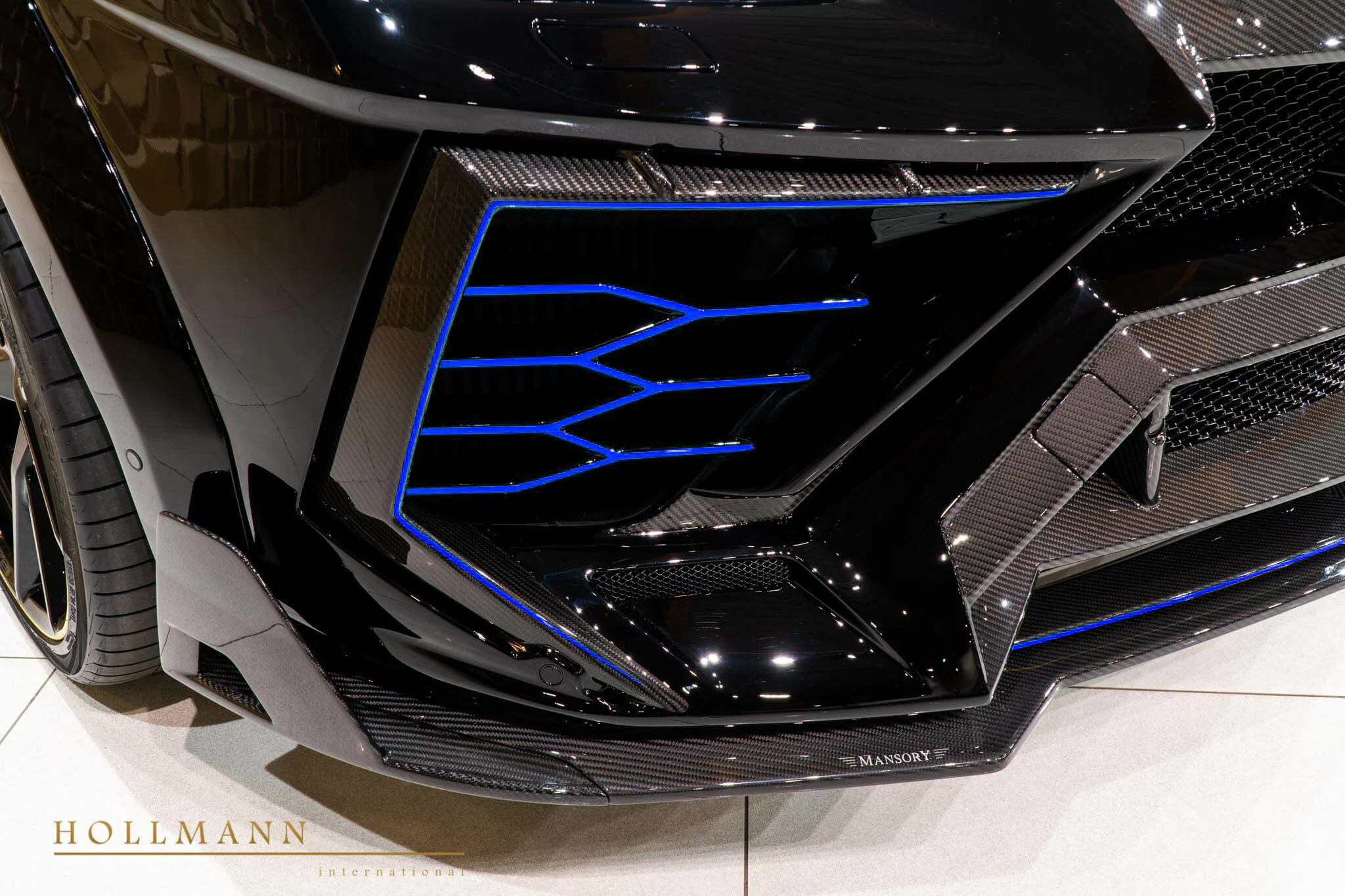 2020 Mansory Urus Venatus for sale, exterior, Nero Noctis