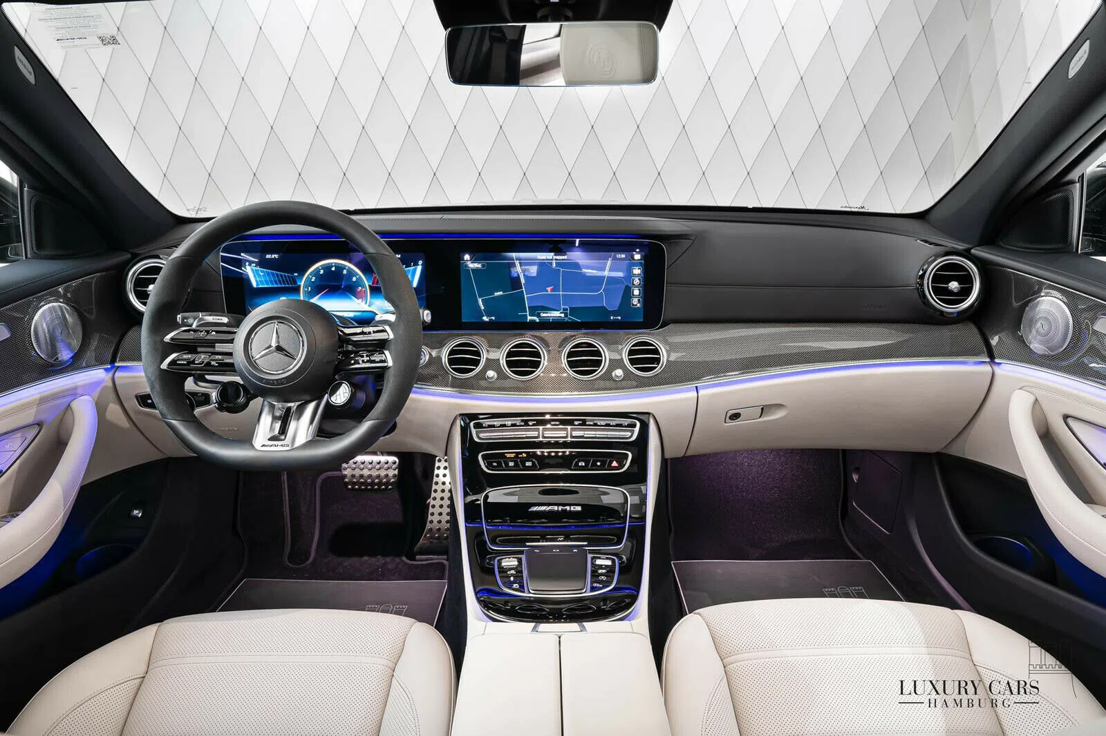 2021 Mercedes-Benz E 63 AMG S+ interior, dashboard, Green, Beige