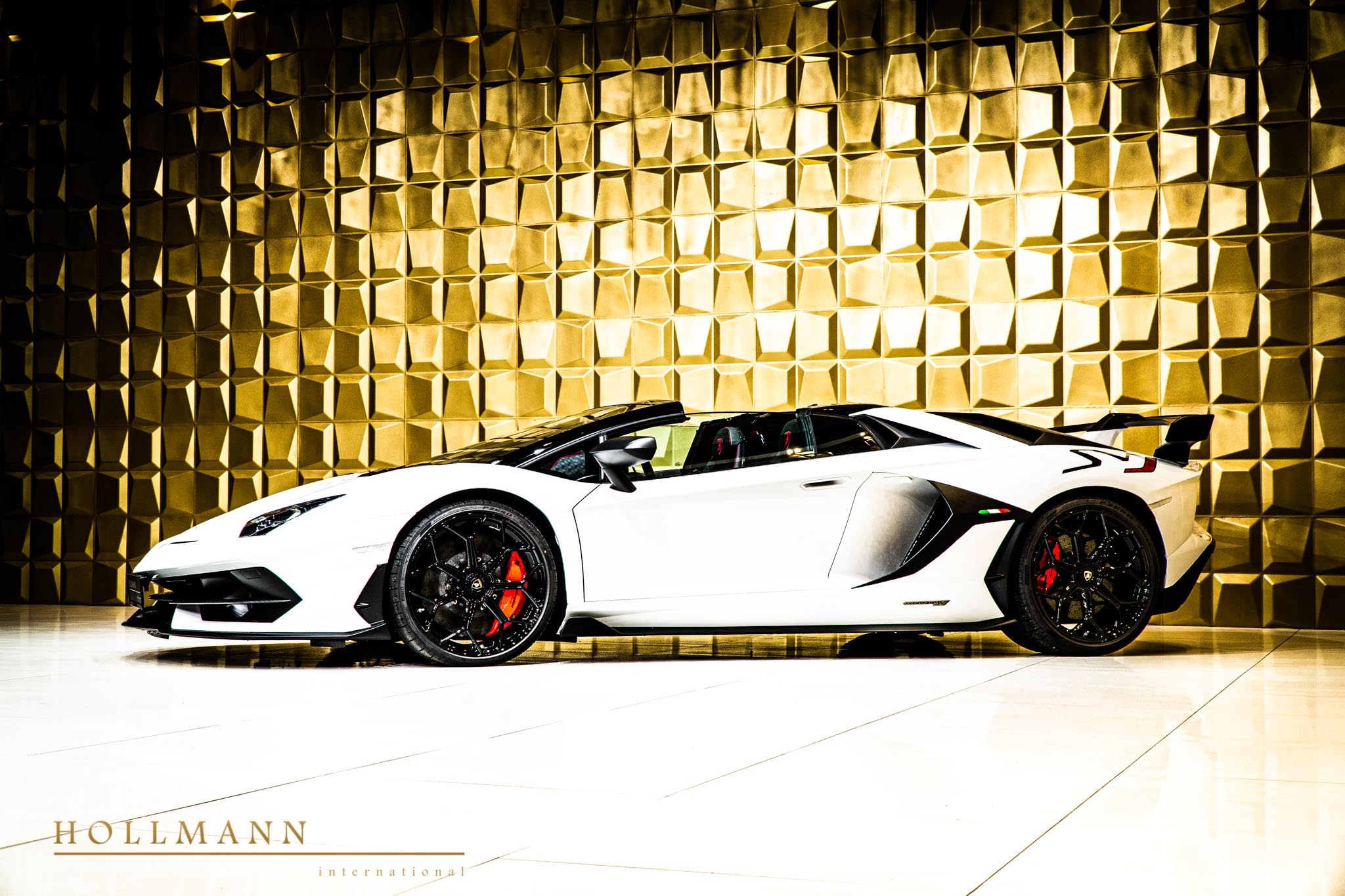 2022 Lamborghini Aventador SVJ Roadster, 3/18
