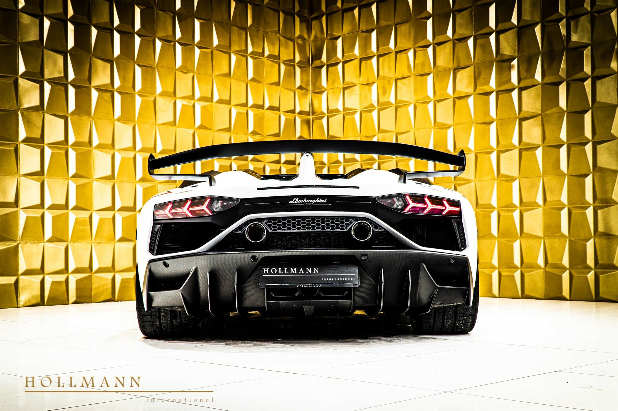2022 Lamborghini Aventador SVJ Roadster, 6/18