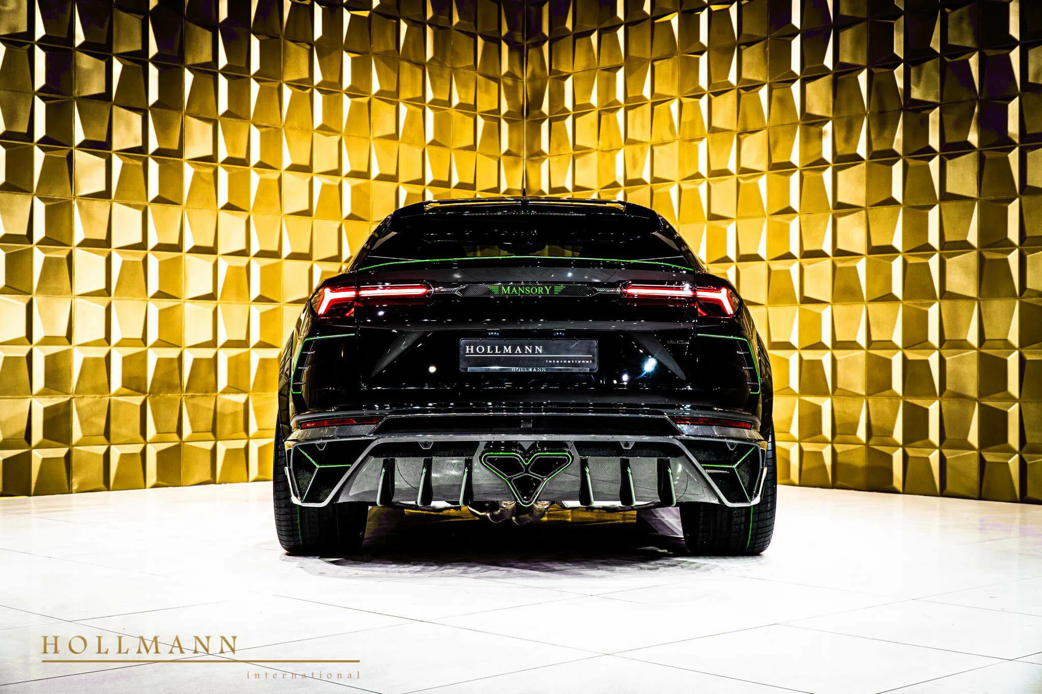 2021 Mansory Urus Venatus, rear three-quarter view
