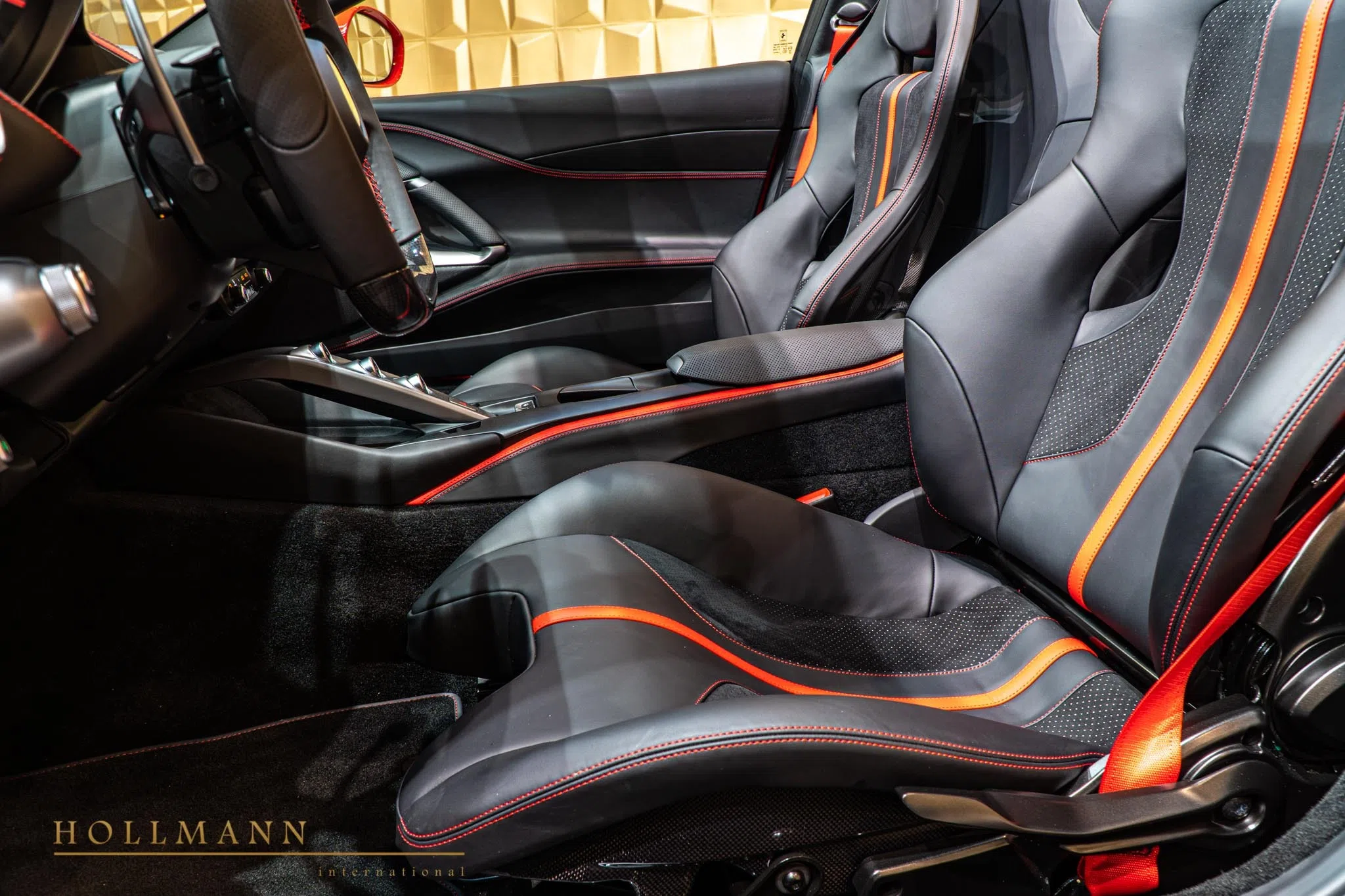 2020 Ferrari 812 GTS interior, seats