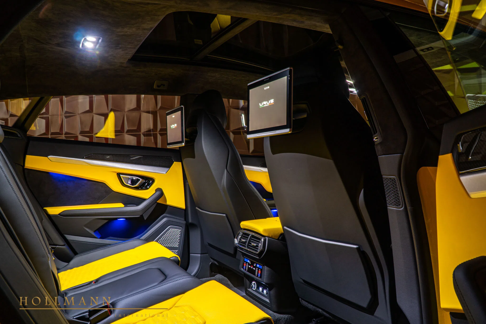 2021 Lamborghini Urus interior, seats, Bicolor Nero + Giallo